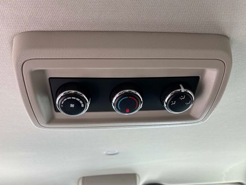 Used 2016 Dodge Grand Caravan SXT w/ Rear Park Assist Package FWD image 17