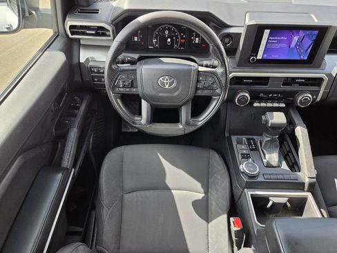 Used 2025 Toyota Tacoma SR5 AWD/4WD image 13
