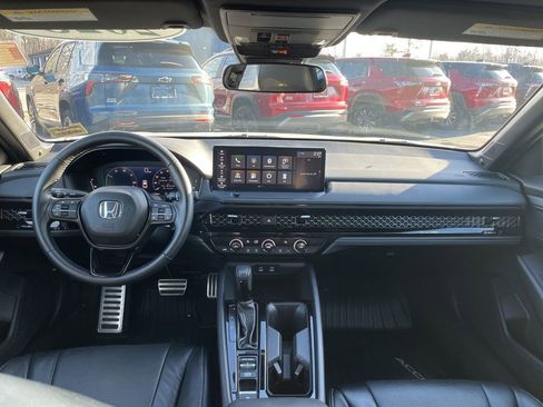 Used 2023 Honda Accord Sport image 11