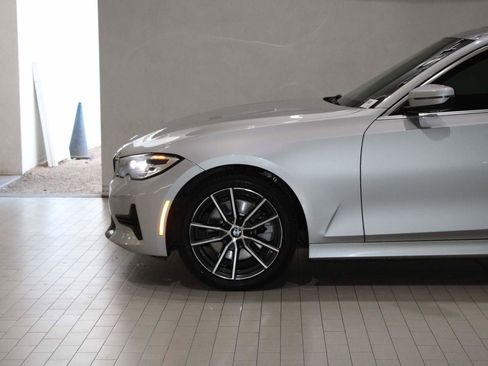 Used 2019 BMW 330i Sedan w/ Driving Assistance Package image 4