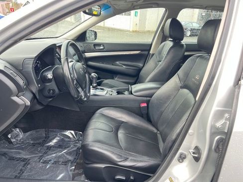 Used 2010 INFINITI G37 Journey w/ Premium Pkg image 15