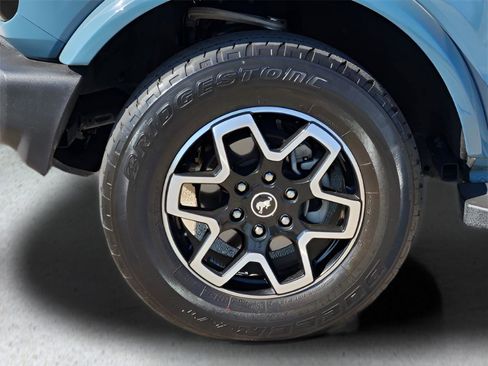 Used 2022 Ford Bronco Outer Banks image 10