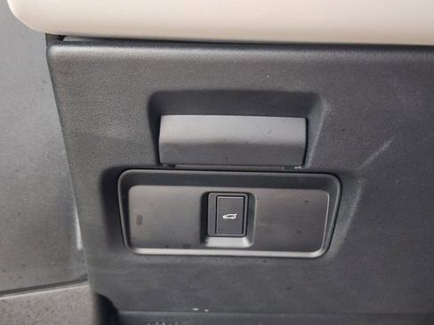 Certified 2025 Land Rover Range Rover Evoque S image 22