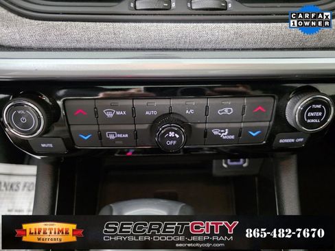 Used 2024 Jeep Compass Latitude w/ Sun and Sound Group image 21