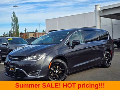 Used 2020 Chrysler Pacifica Touring w/ Advanced Safetytec Group