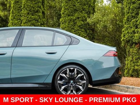 Used 2024 BMW 530i w/ M Sport Package RWD image 11