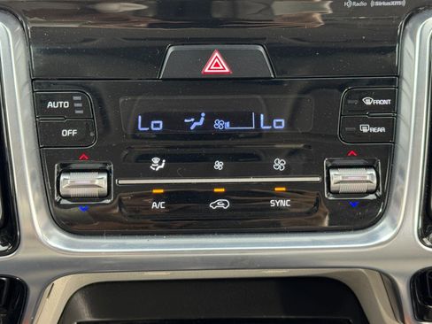 Used 2022 Kia Sorento SX image 27