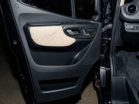 Used 2021 Mercedes-Benz Sprinter 3500 image 38