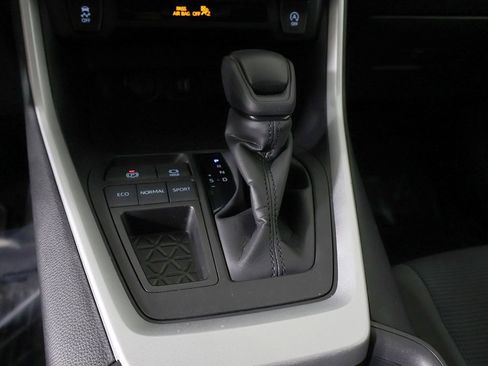 Used 2024 Toyota RAV4 LE image 39