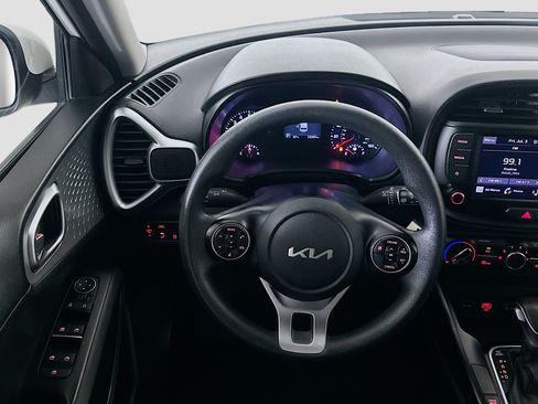 Used 2022 Kia Soul LX w/ Technology Package FWD image 18