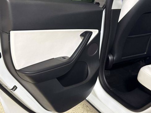 Used 2022 Tesla Model Y Performance AWD/4WD image 12
