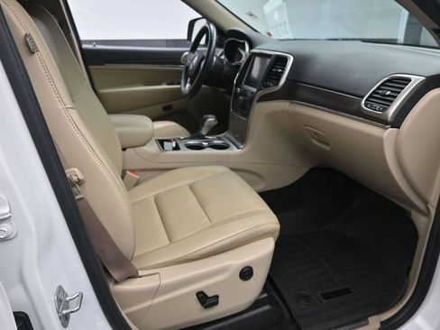Used 2016 Jeep Grand Cherokee Limited RWD image 28