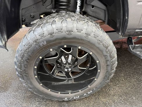 Used 2018 RAM 2500 Tradesman w/ Chrome Appearance Group image 11