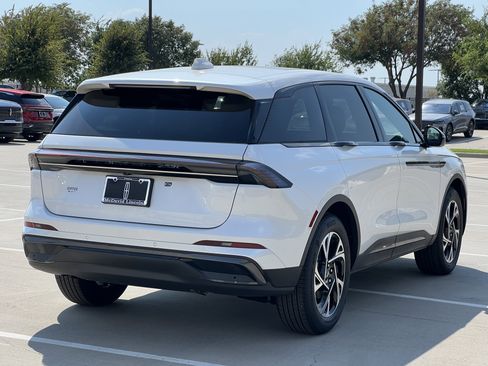 New 2025 Lincoln Nautilus Premier w/ Equipment Group 102A image 9