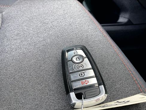 Certified 2025 Ford Expedition Active AWD/4WD image 15
