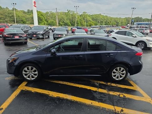 Used 2025 Toyota Corolla LE FWD image 8