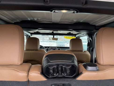 Used 2021 Jeep Wrangler Unlimited Sahara image 26