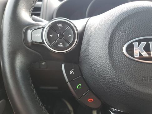 Used 2015 Kia Soul ! FWD image 21