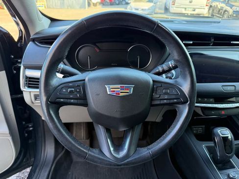 Used 2019 Cadillac XT4 Luxury image 11