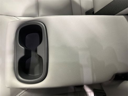 Used 2025 Toyota Camry SE image 21