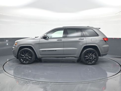 Used 2022 Jeep Grand Cherokee Laredo X image 4