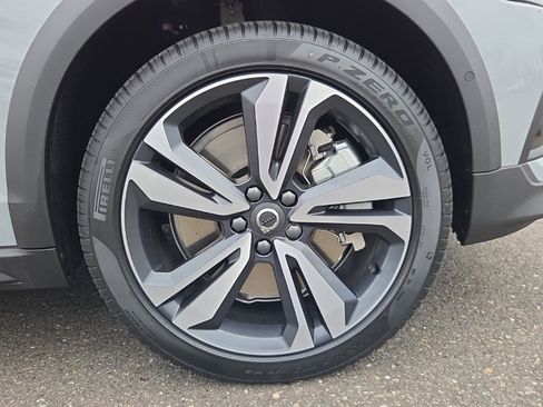New 2026 Volvo V60 B5 Cross Country Plus w/ Protection Package Premier image 10