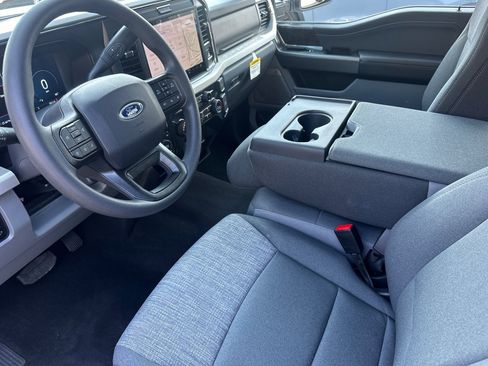 New 2025 Ford F250 XLT w/ Black Appearance Package image 9