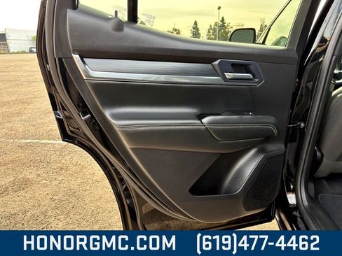 Used 2025 GMC Terrain Elevation image 17