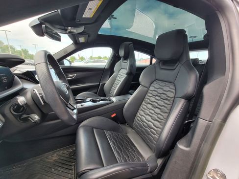 Used 2023 Audi e-tron GT Premium Plus w/ Performance Package AWD/4WD image 8