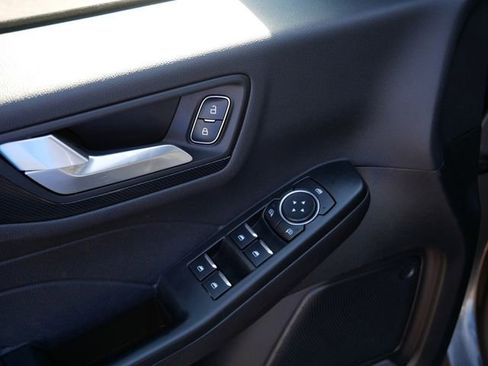 Used 2025 Ford Escape ST-Line image 16