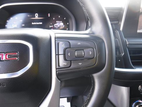 Used 2023 GMC Yukon XL SLT image 21