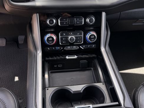 Used 2023 GMC Yukon Denali RWD image 20