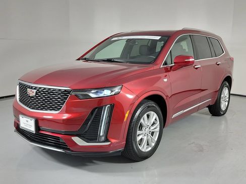 Certified 2024 Cadillac XT6 Luxury AWD/4WD image 2