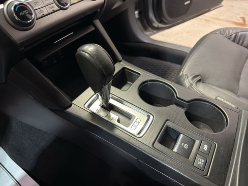 Used 2015 Subaru Outback 2.5i Limited image 19