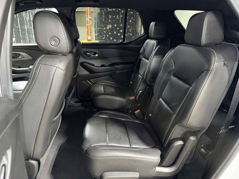 Used 2023 Chevrolet Traverse LT image 17