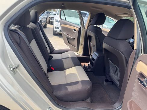 Used 2011 Chevrolet Malibu LS image 17