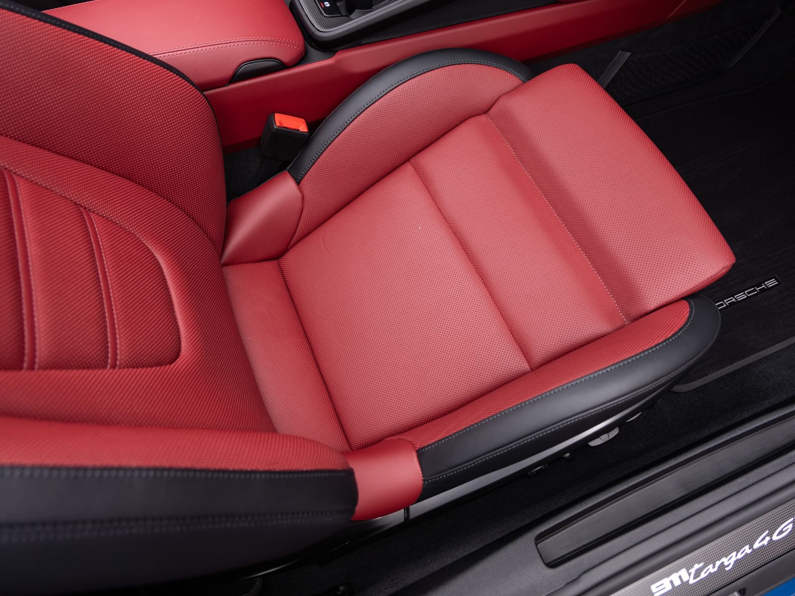 Certified 2025 Porsche 911 Targa 4 GTS AWD/4WD image 32