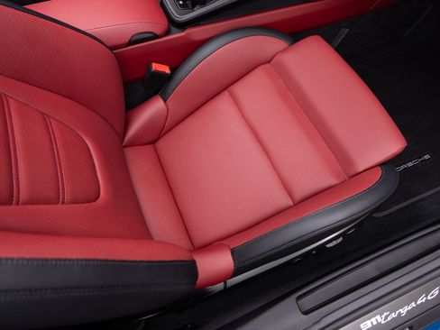 Certified 2025 Porsche 911 Targa 4 GTS AWD/4WD image 32