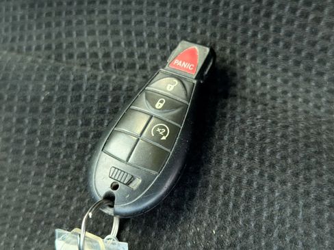Used 2019 Dodge Grand Caravan SE FWD image 34
