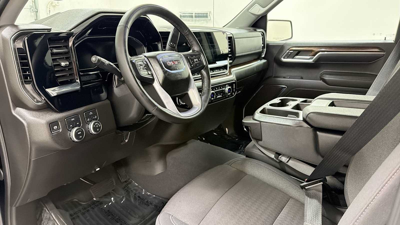 Used 2024 GMC Sierra 1500 Elevation AWD/4WD image 12