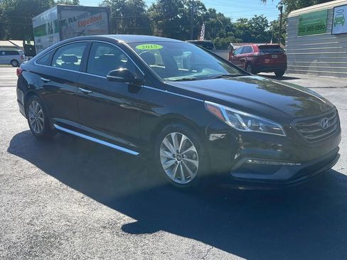 Used 2015 Hyundai Sonata SE w/ Option Group 09 FWD image 2