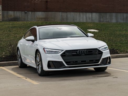 Used 2023 Audi A7 3.0T Premium Plus w/ Premium Plus AWD/4WD image 2