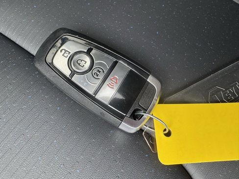 New 2025 Ford Maverick Lobo image 39