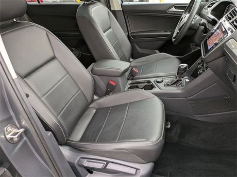 Used 2021 Volkswagen Tiguan SEL image 29