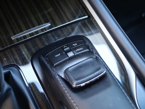 Used 2019 Lexus LX 570 4WD image 29