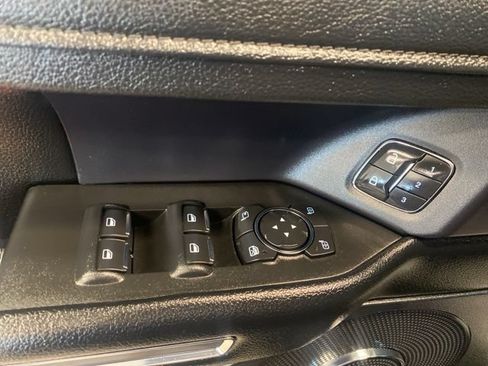 Used 2019 Ford Expedition XLT w/ Equipment Group 202A AWD/4WD image 29