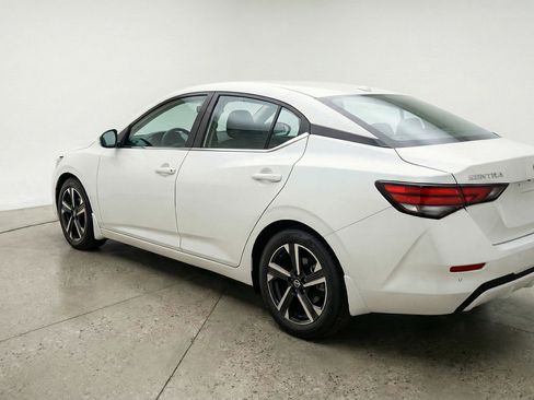 Used 2025 Nissan Sentra SV FWD image 5