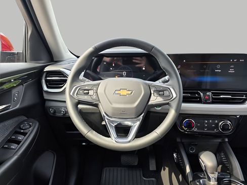 New 2026 Chevrolet TrailBlazer LT w/ LT Cold Weather Package FWD image 15