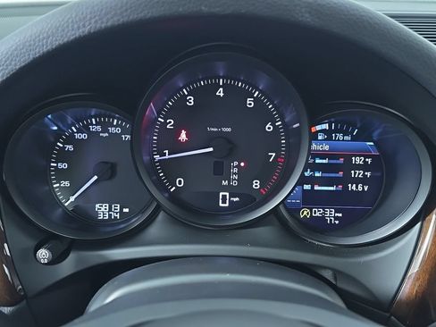 Certified 2023 Porsche Macan Turbo AWD/4WD image 28