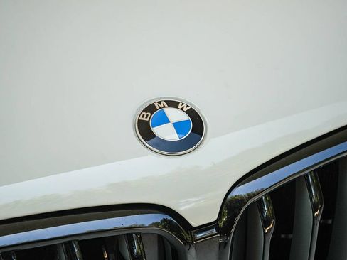 Used 2022 BMW X6 M50i w/ Executive Package AWD/4WD image 9